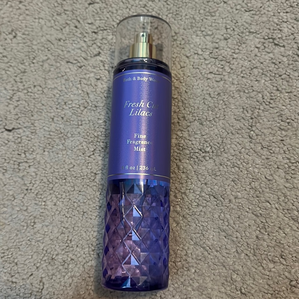 Fresh cut lilacs body spray